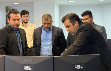 حضور مدیرعامل میدکو در شرکت فاراب و بررسی زیرساخت‌های مرکز عملیات امنیت سایبری